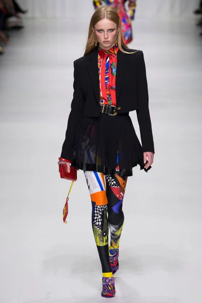 Look 49